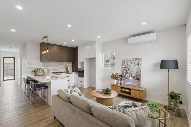 Photo of property in 9 Survila Street, Takanini, 2110