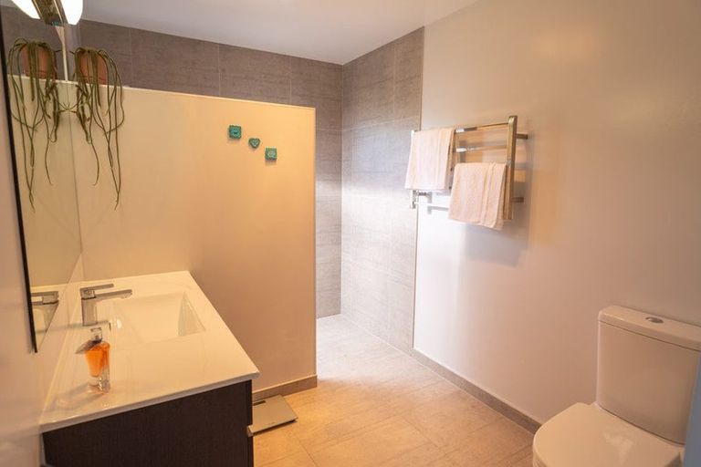 Photo of property in 108 Stratford Drive, Cable Bay, 0420