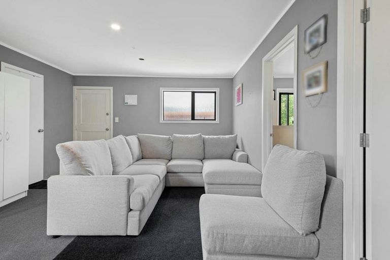 Photo of property in 8 Hyperion Drive, Randwick Park, Auckland, 2105