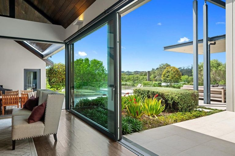 Photo of property in 62 Foster Road, Kumeu, 0891