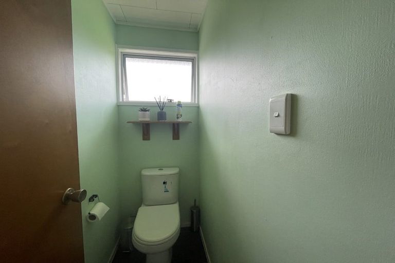 Photo of property in 8 Pahi Place, West Harbour, Auckland, 0618