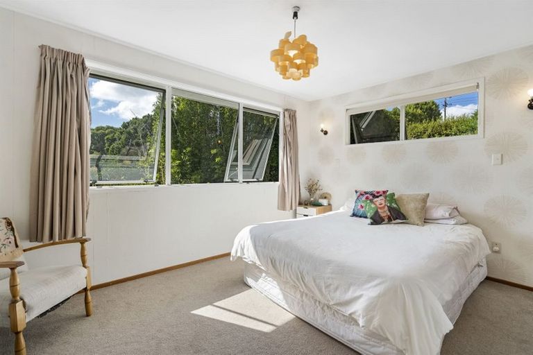 Photo of property in 2/14 Target Road, Totara Vale, Auckland, 0629