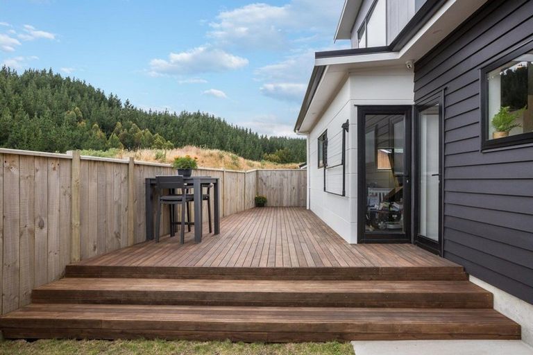 Photo of property in 15 Yorkshire Close, Whitby, Porirua, 5024