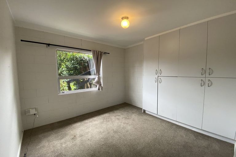 Photo of property in 74 Peach Road, Glenfield, Auckland, 0629