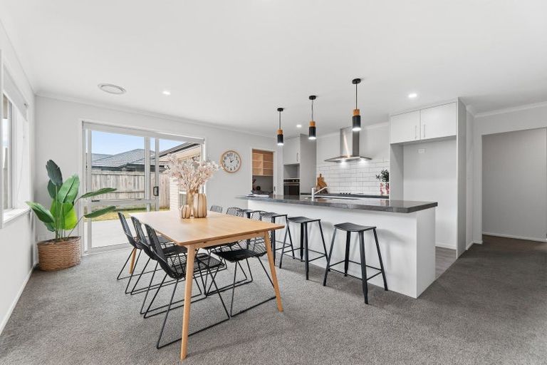 Photo of property in 221 Te Okuroa Drive, Papamoa, 3118