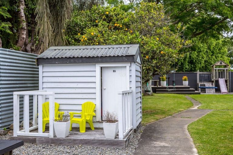 Photo of property in 21 Brooklyn Road, Carterton, 5713