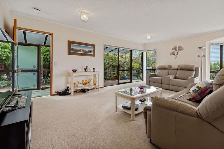 Photo of property in 2/2 Law Street, Torbay, Auckland, 0630