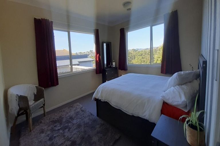 Photo of property in 11 Tongariro Drive, Aotea, Porirua, 5024