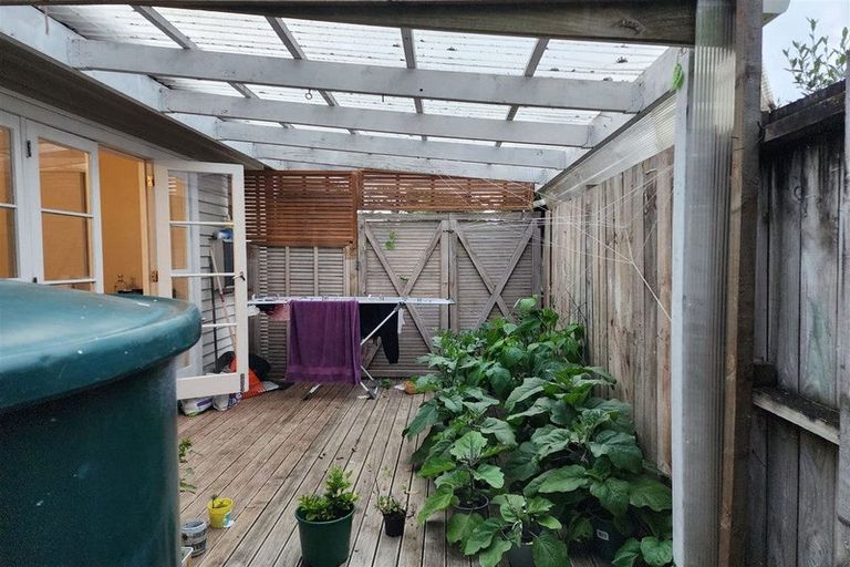 Photo of property in 40a Peach Road, Glenfield, Auckland, 0629