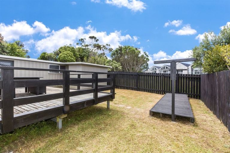 Photo of property in 41 Cleat Street, Whitby, Porirua, 5024