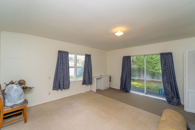 Photo of property in 15 Hardie Grove, Featherston, 5710