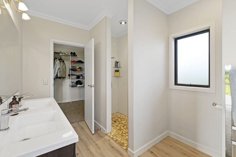 Photo of property in 39 Matarikoriko Road, Brixton, Waitara, 4382