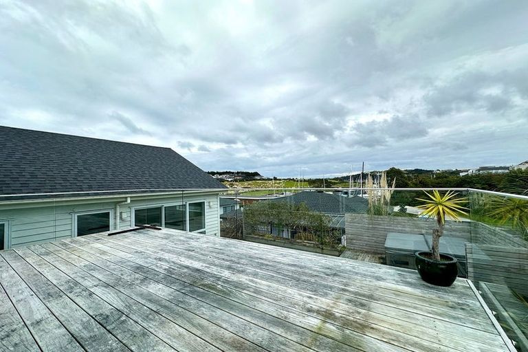Photo of property in 9 Kaipuke Crescent, Gulf Harbour, Whangaparaoa, 0930