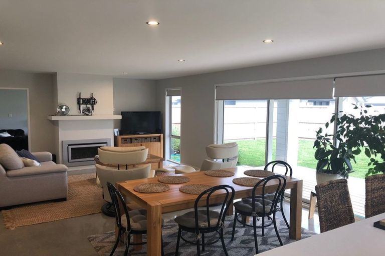 Photo of property in 33 Kahuparere Crescent, Pyes Pa, Tauranga, 3112