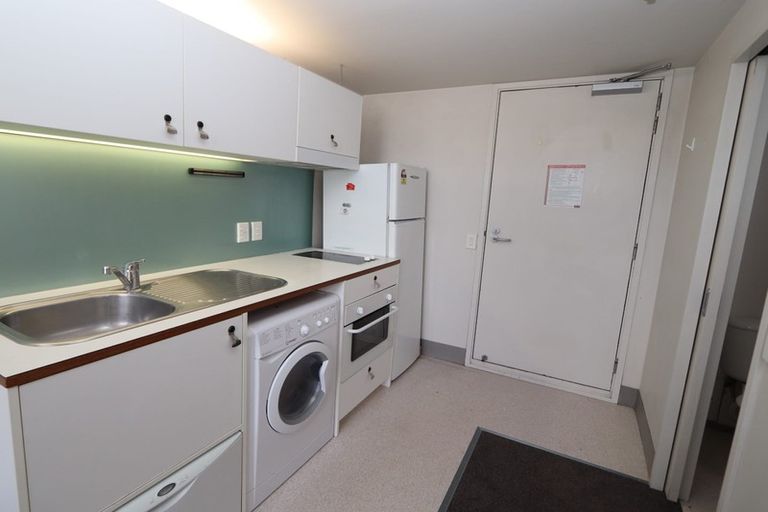 Photo of property in Urbane Apartments, 35/29 Webb Street, Mount Cook, Wellington, 6011