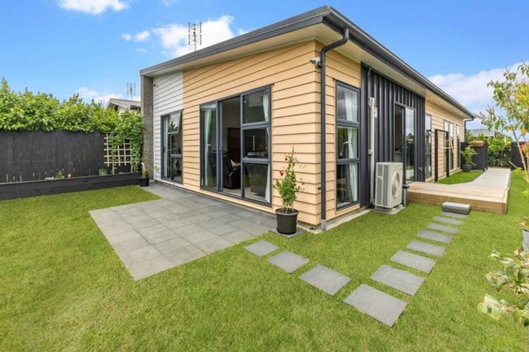 Photo of property in 1 Regiment Road, Papakura, 2110