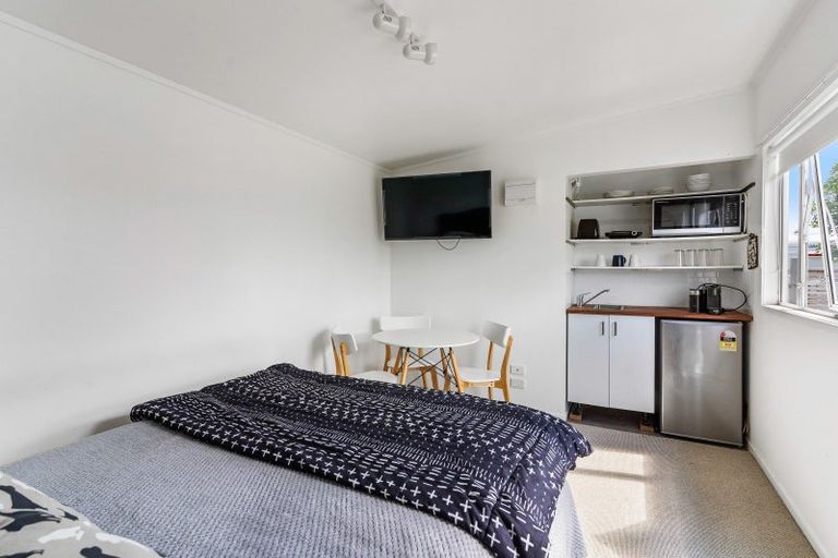 Photo of property in 128 Diana Avenue, Whangamata, 3620