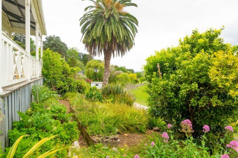 Photo of property in 5 Old Beach Road, Kohukohu, 0491