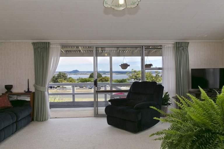 Photo of property in 17 Kinder Street, Acacia Bay, Taupo, 3330