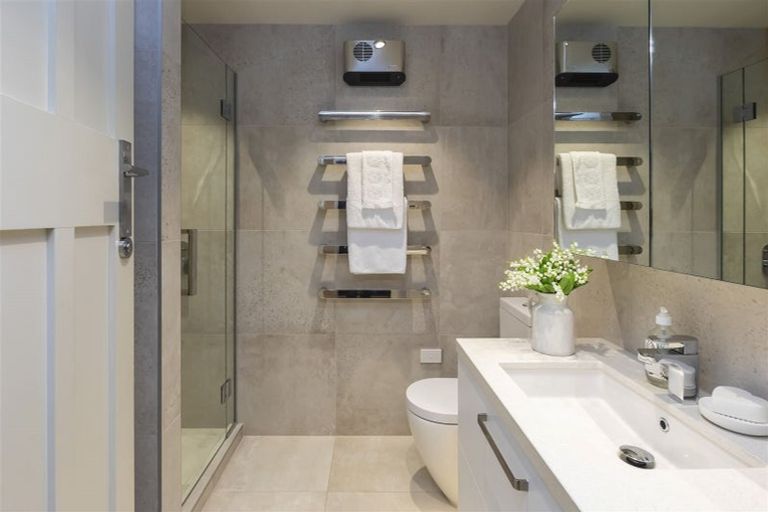 Photo of property in 180 Fendalton Road, Fendalton, Christchurch, 8052