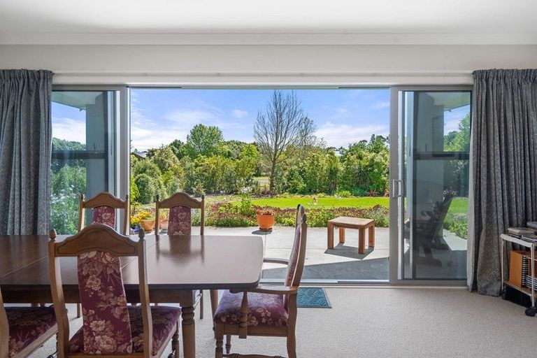 Photo of property in 10 Birdie Way, Martinborough, 5711