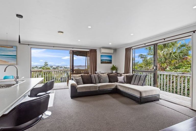 Photo of property in 34b Totara Road, Stanmore Bay, Whangaparaoa, 0932