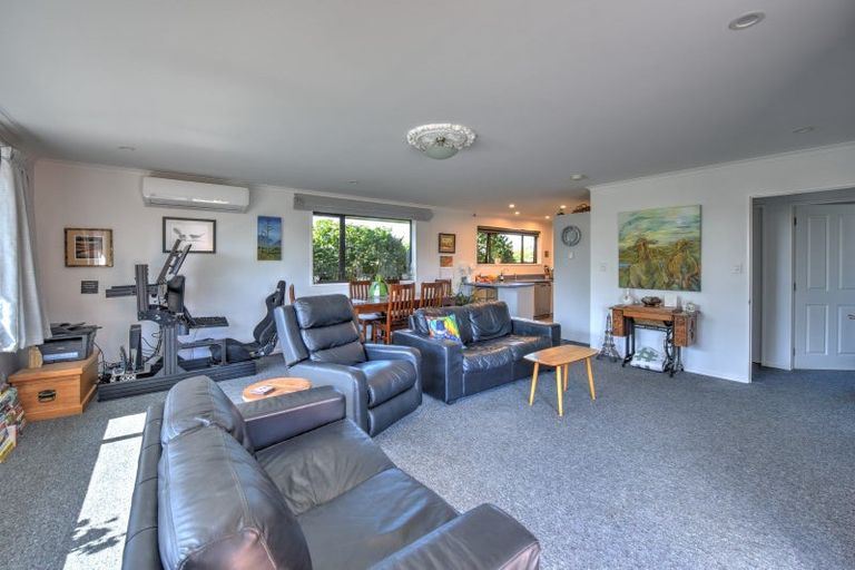 Photo of property in 66 Hunter Street, Edendale, 9825