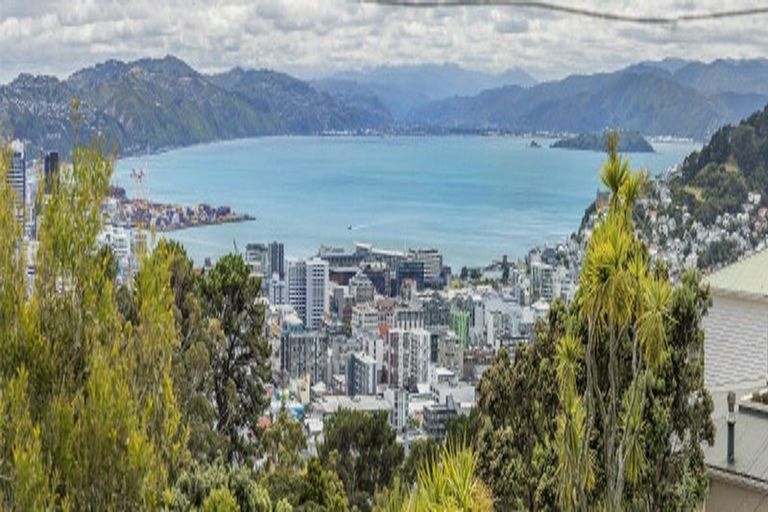 Photo of property in 14 Jefferson Street, Brooklyn, Wellington, 6021