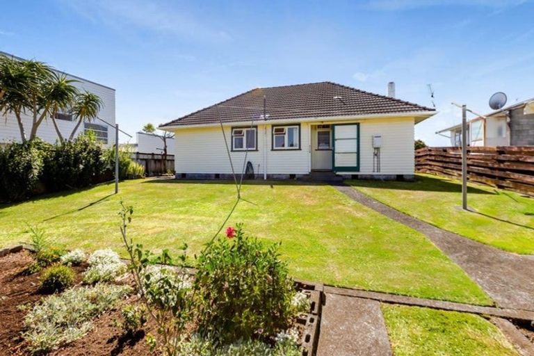 Photo of property in 9a Chilman Street, Strandon, New Plymouth, 4312
