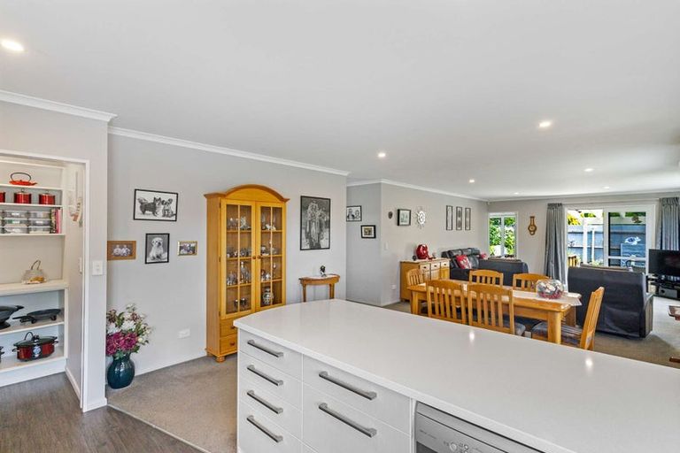 Photo of property in 32 Sylvia Street, Parklands, Christchurch, 8083