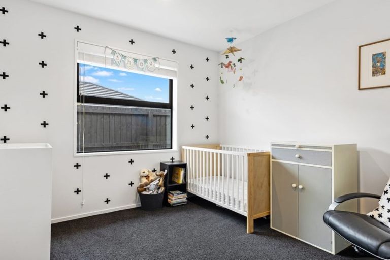 Photo of property in 17 Guyon Street, Marshland, Christchurch, 8083