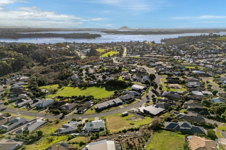 Photo of property in 81 Oteki Park Drive, Welcome Bay, Tauranga, 3112