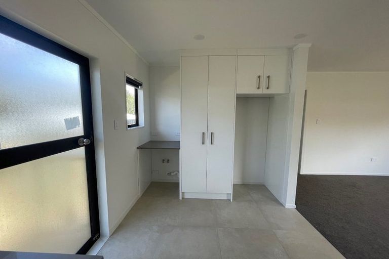 Photo of property in 35 Tarata Crescent, Mangere Bridge, Auckland, 2022