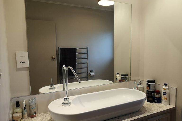 Photo of property in 2 Carrington Avenue, Hillcrest, Hamilton, 3216