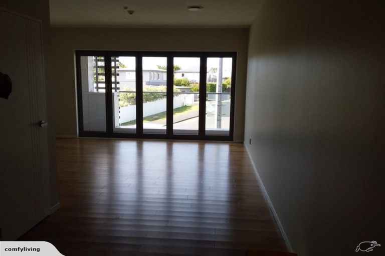 Photo of property in 6/69 Lake Road, Devonport, Auckland, 0624