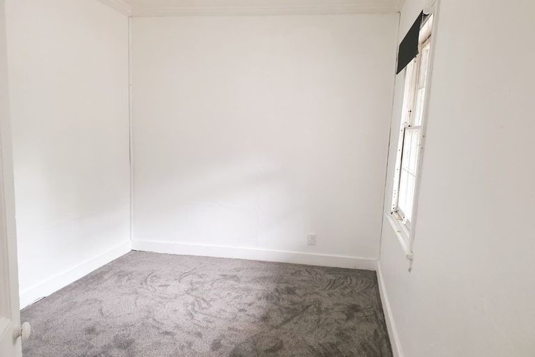 Photo of property in 80 Shakespeare Road, Bluff Hill, Napier, 4110