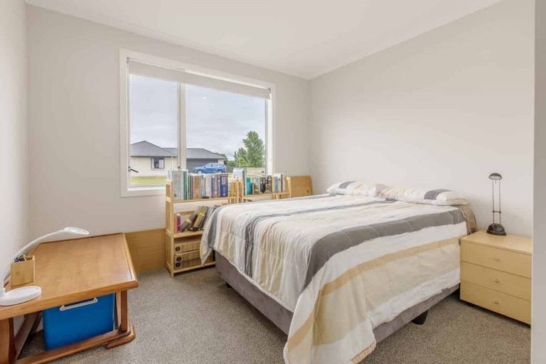 Photo of property in 33 Belgrove Drive, Waipukurau, 4200