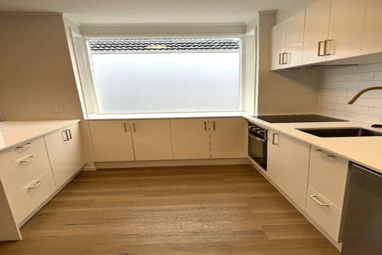 Photo of property in 8 Alan Avenue, Henderson, Auckland, 0610