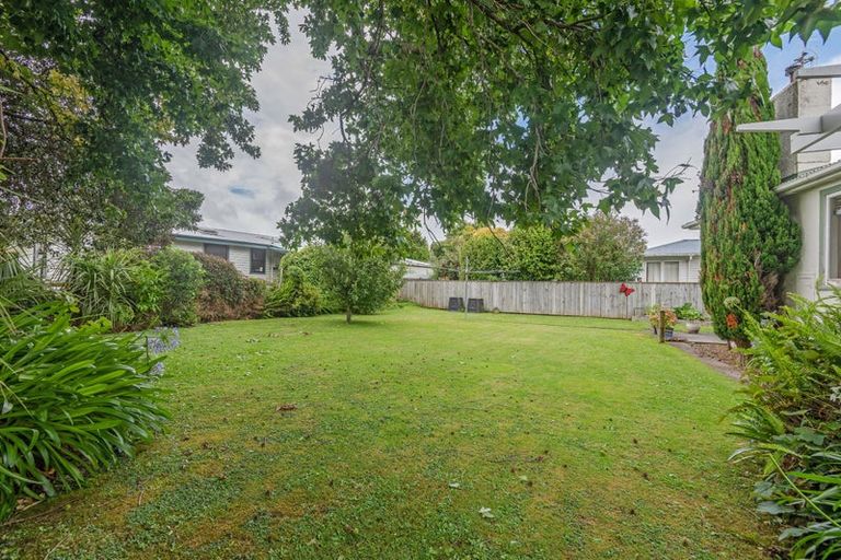 Photo of property in 15 Surrey Crescent, Hokowhitu, Palmerston North, 4410