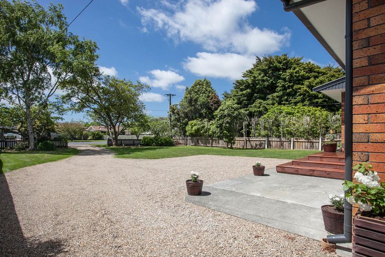 Photo of property in 281 Shakespeare Street, Leamington, Cambridge, 3432