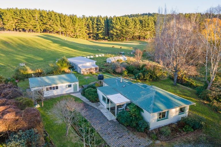 Photo of property in 284 Broad Gully Road, Morven, Waimate, 7979