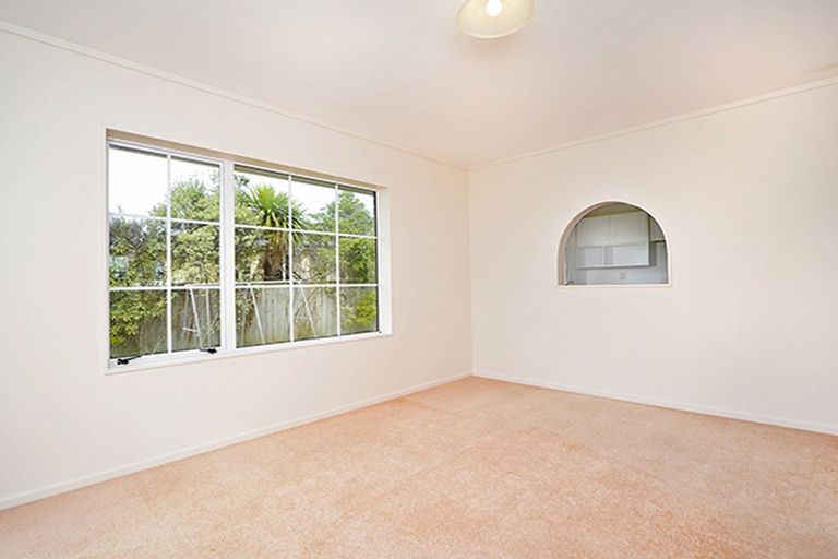Photo of property in 27 Tula Lane, Kelvin Grove, Palmerston North, 4470