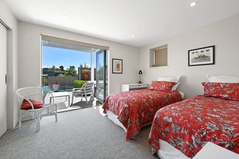 Photo of property in 142 Lake Crescent, Hamilton Lake, Hamilton, 3204