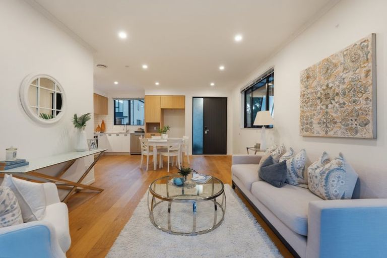 Photo of property in 66 Waipuhinui Way, Wiri, Auckland, 2104