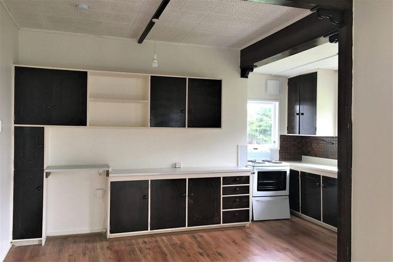 Photo of property in 23 Carlisle Road, Torbay, Auckland, 0630