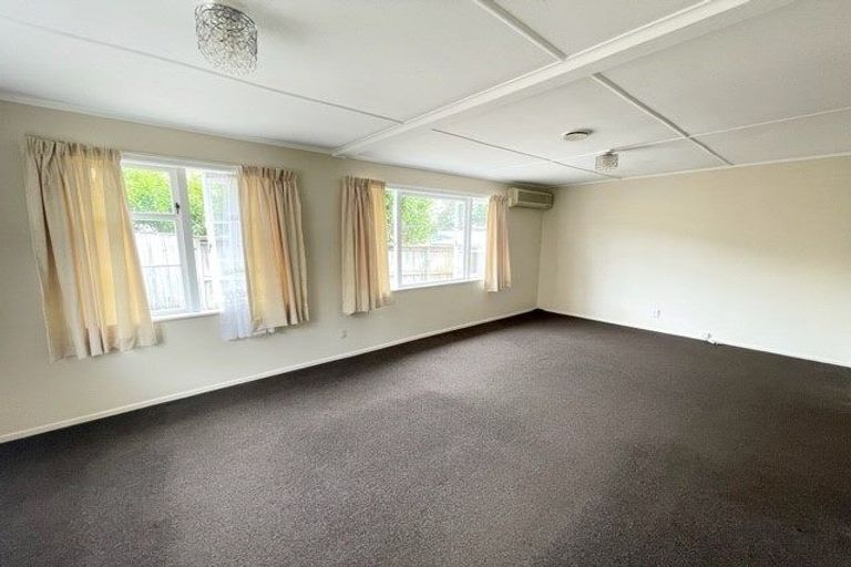 Photo of property in 37a Neal Avenue, Glenfield, Auckland, 0629