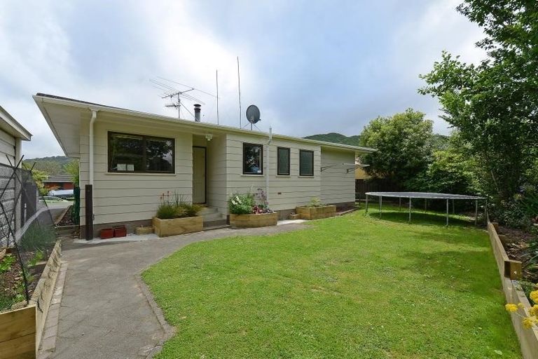 Photo of property in 12 Delaware Grove, Totara Park, Upper Hutt, 5018