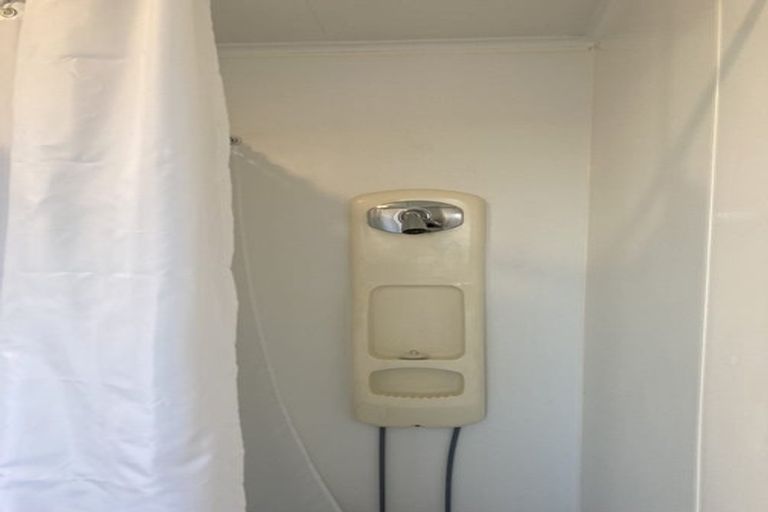 Photo of property in Shakespeare Flats, 8/48 Merton Street, Trentham, Upper Hutt, 5018