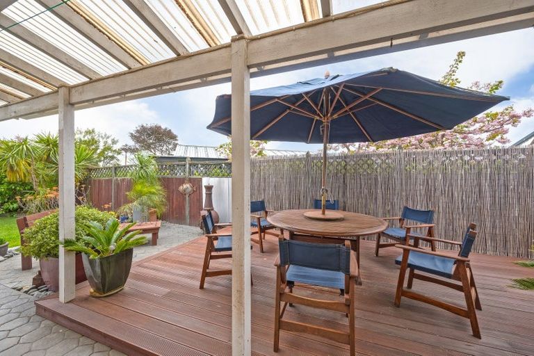 Photo of property in 22 Whiting Crescent, Greenmeadows, Napier, 4112