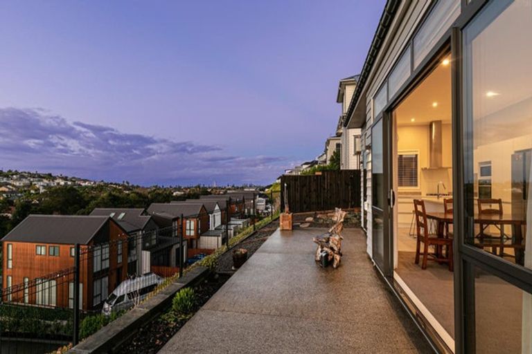 Photo of property in 41 Maka Terrace, Orewa, 0931